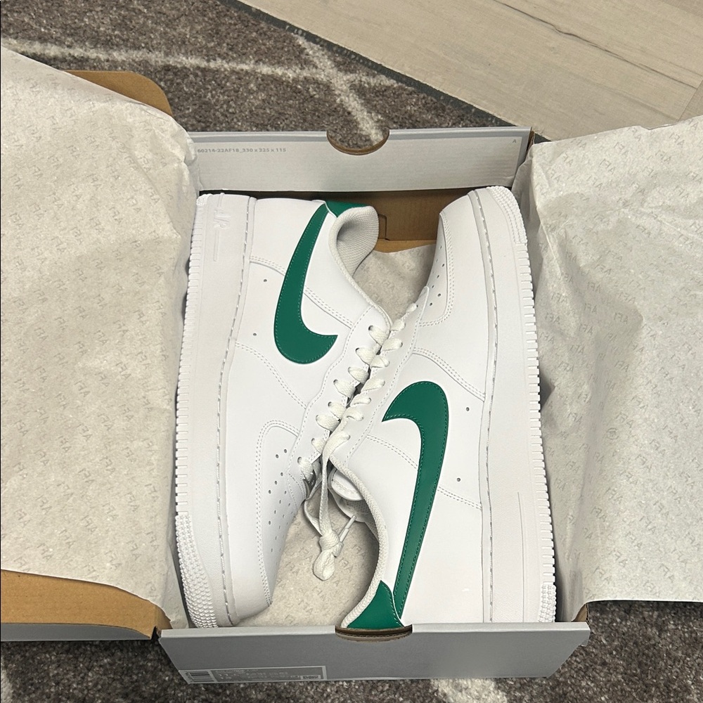 Nike Air Force 1 '07 White and Green